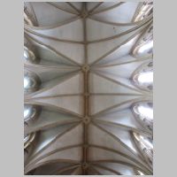 Lincoln Cathedral, Vault of Main Transepts, photo by Cc364 on Wikipedia.jpg